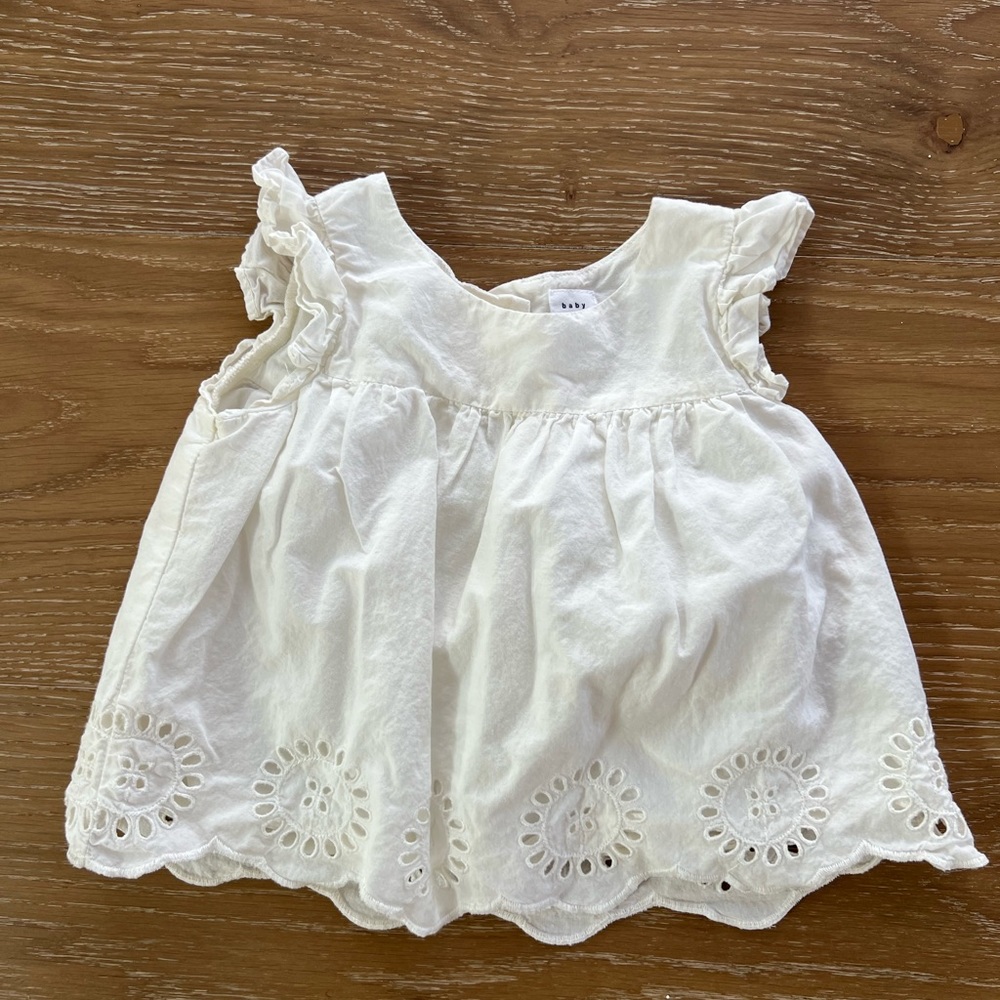 Baby Gap white cotton top, 12-18mons little girl